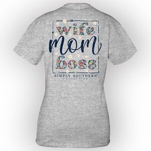 👚 Simply Southern Gray “Wife Mom Boss” Graphic Tee – Women’s Size XL